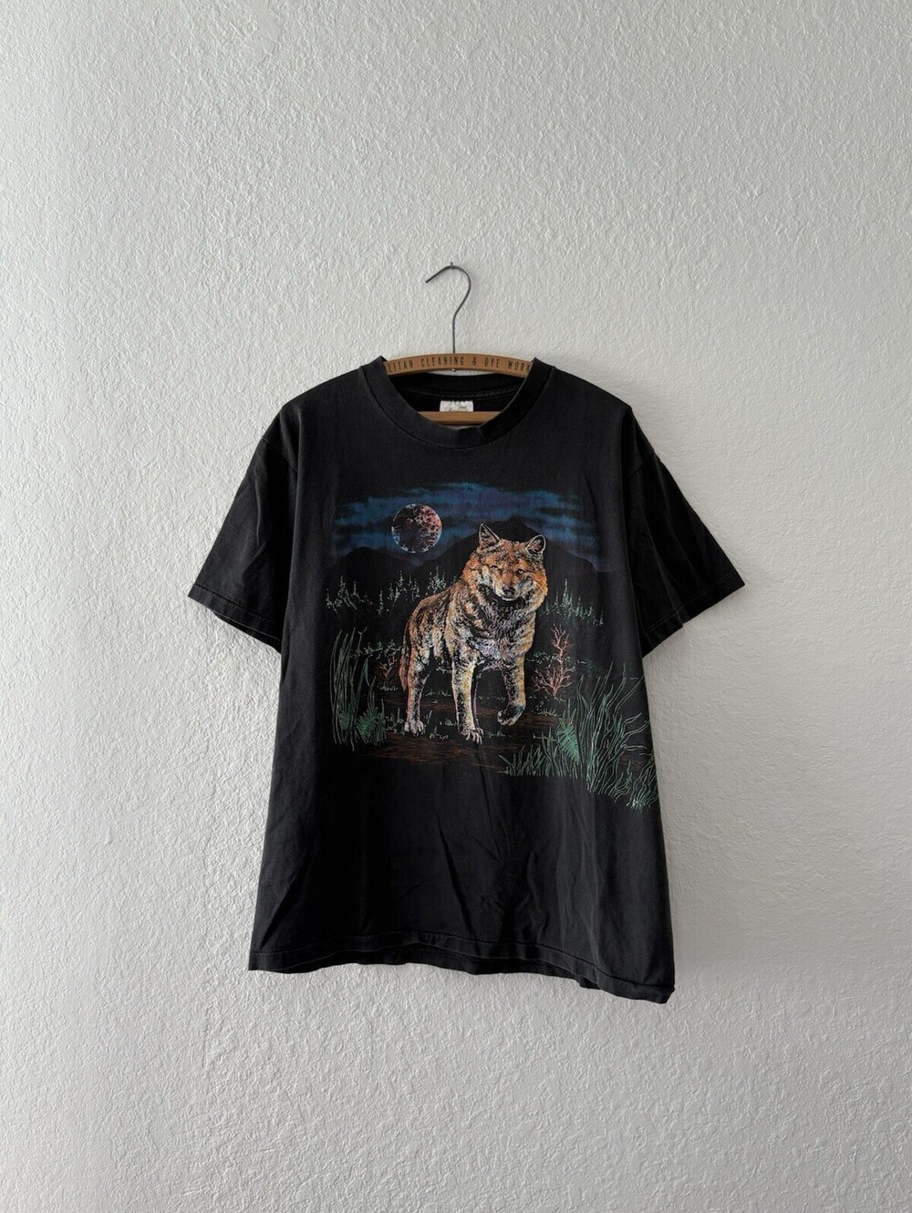 Vintage 90s Nature Wolf Wrap Around Single Stitch T-shirt Size Large
